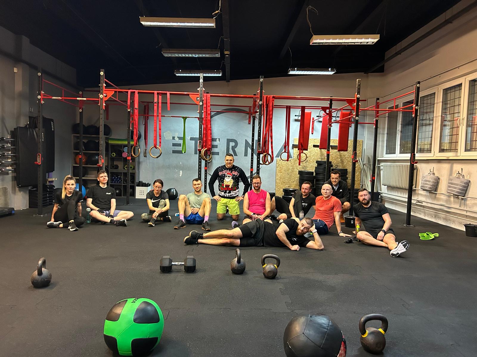 Trening grupowy w Eternii – energia i współpraca